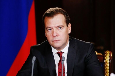 Медведев предложил ввести в России минимальный гарантированный доход