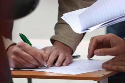 Сбор подписей членов ВЭП против повышения пенсионного возраста в РФ.